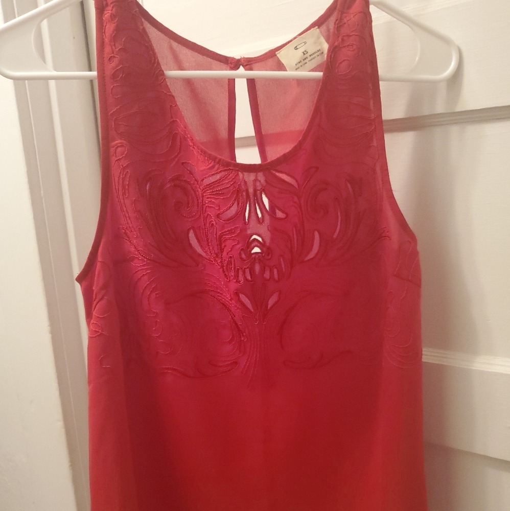 Red pins and needles sleeveless